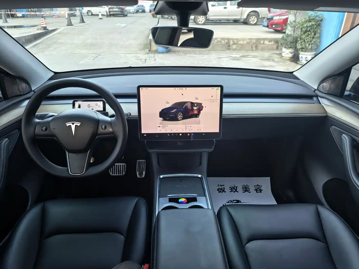 TESLA MODEL Y