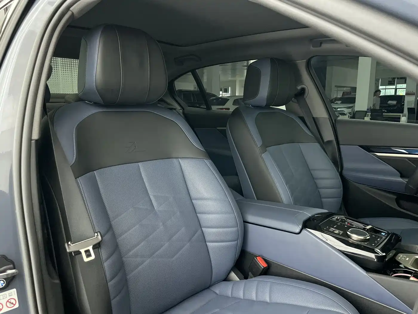 BMW i5 2024 2024 eDrive 35L Premium Model M Sport Package