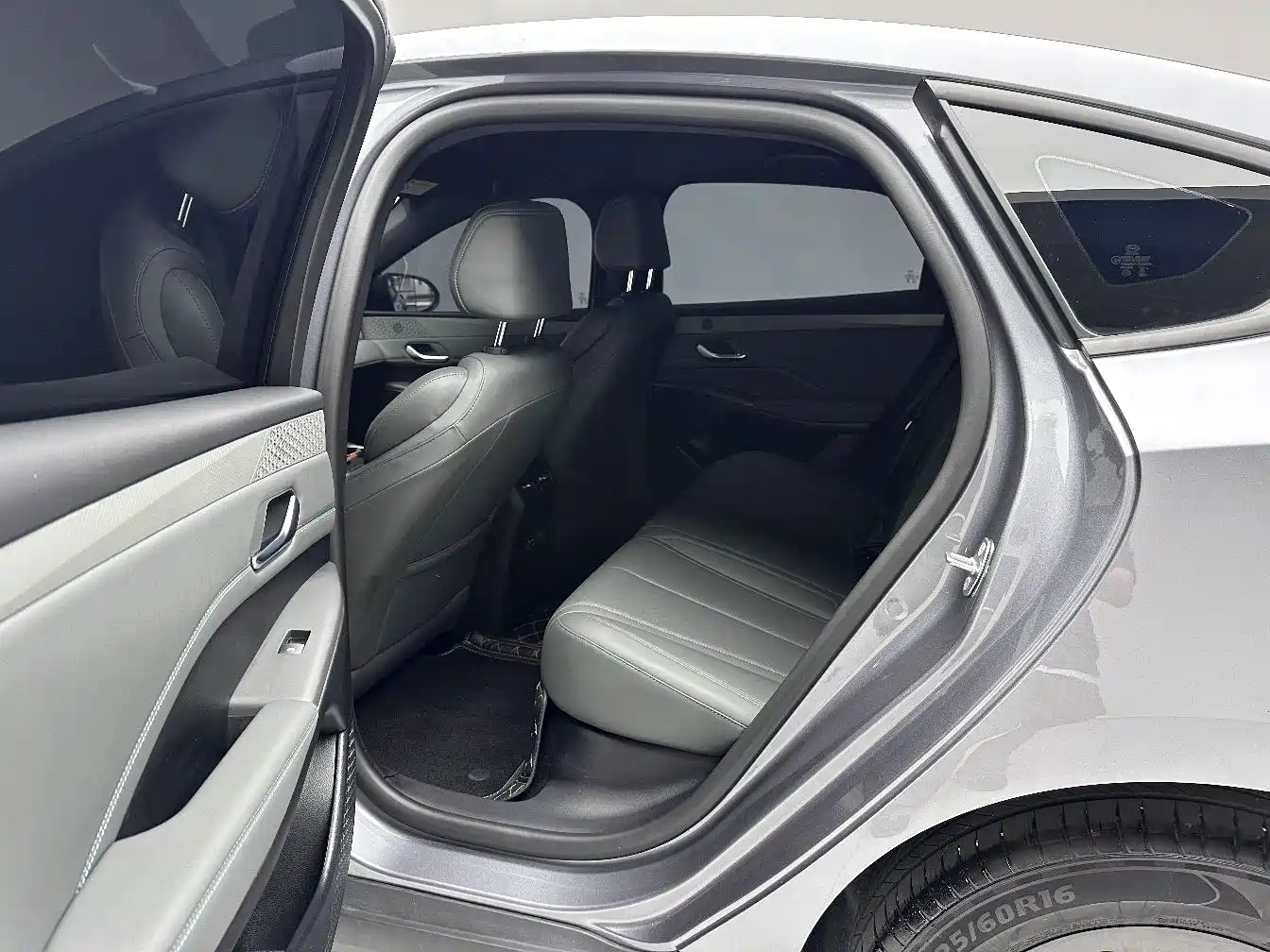 BYD Qin PLUS 2026 DM-i Smart Edition 128KM Progressive фото 10