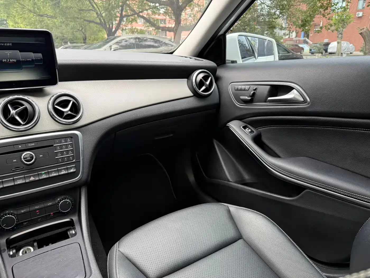 Mercedes-Benz GLA 2016 GLA 220 4MATIC Luxury фото 16