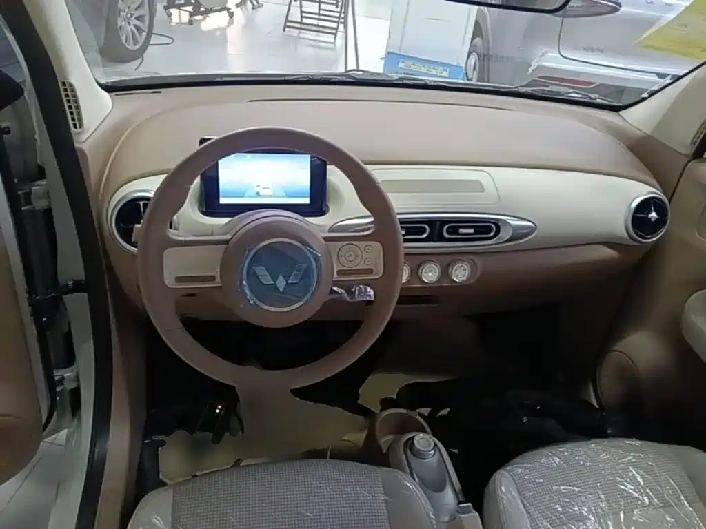 Wuling Motors Hongguang MINIEV 2026 2025 4-Door Advanced