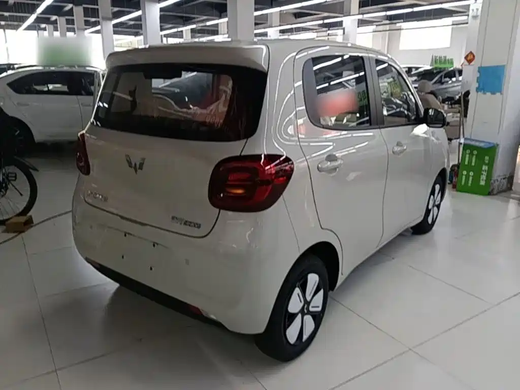 Wuling Motors Hongguang MINIEV 2026 2025 4-Door Advanced