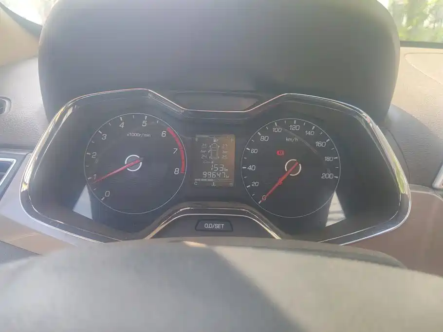 Baojun 310W 2017 2017 1.5L Manual Fashion Edition (China V)