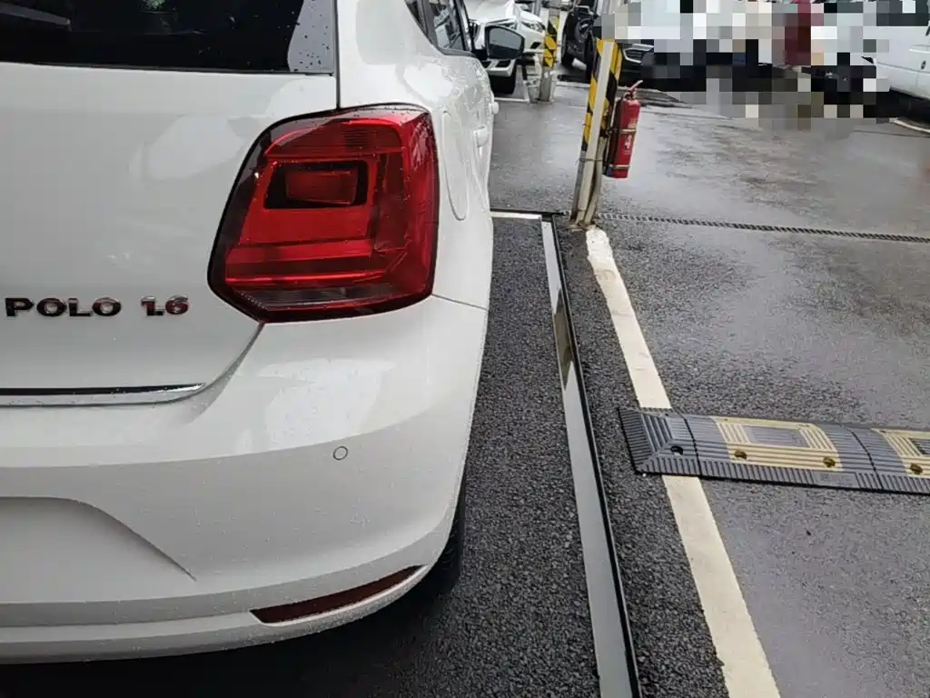 Volkswagen Polo 2014 2014 1.6L Automatic Luxury Edition