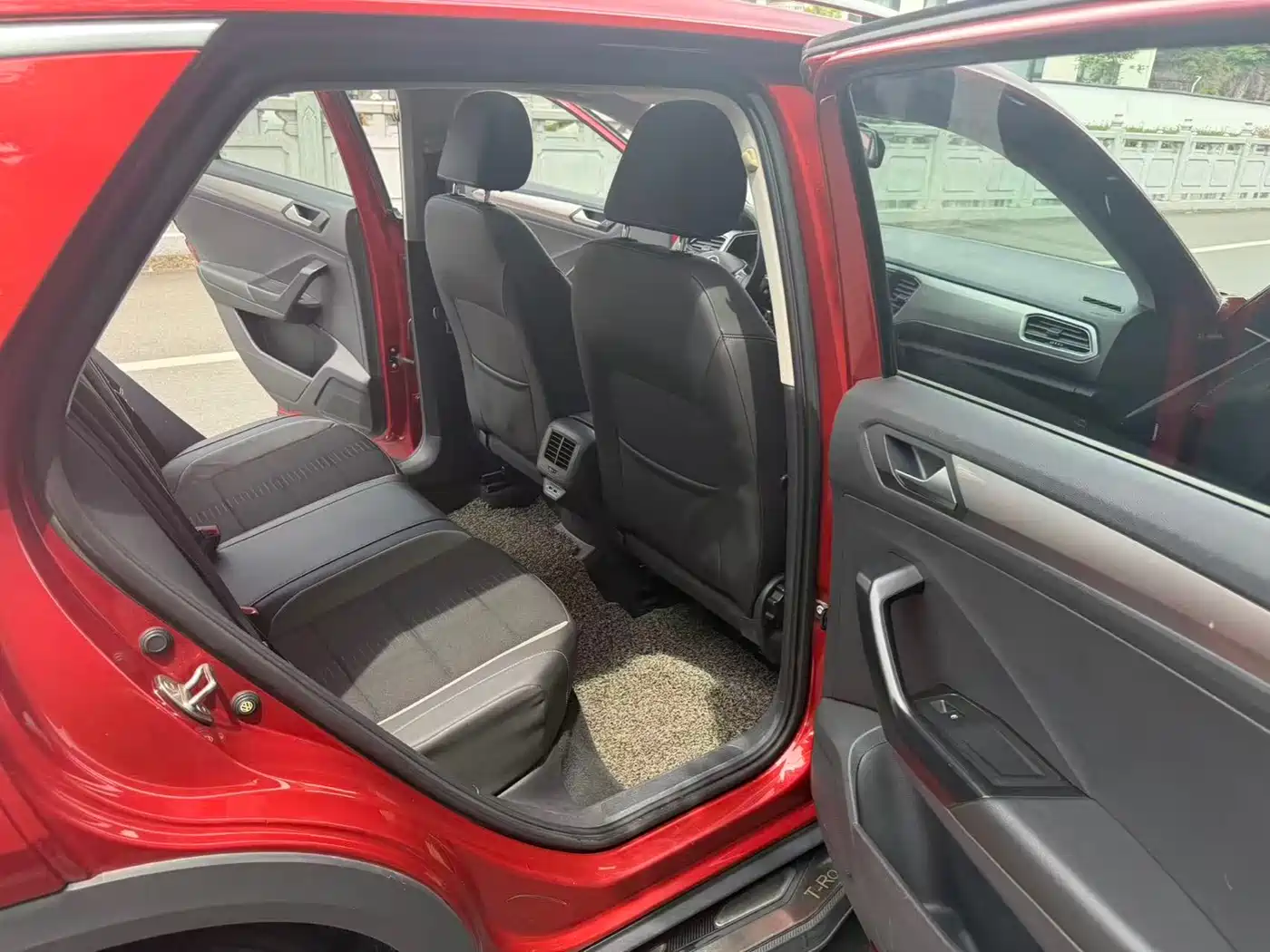 Volkswagen T-ROC 2018 230TSI DSG 2WD Progressive China V фото 9
