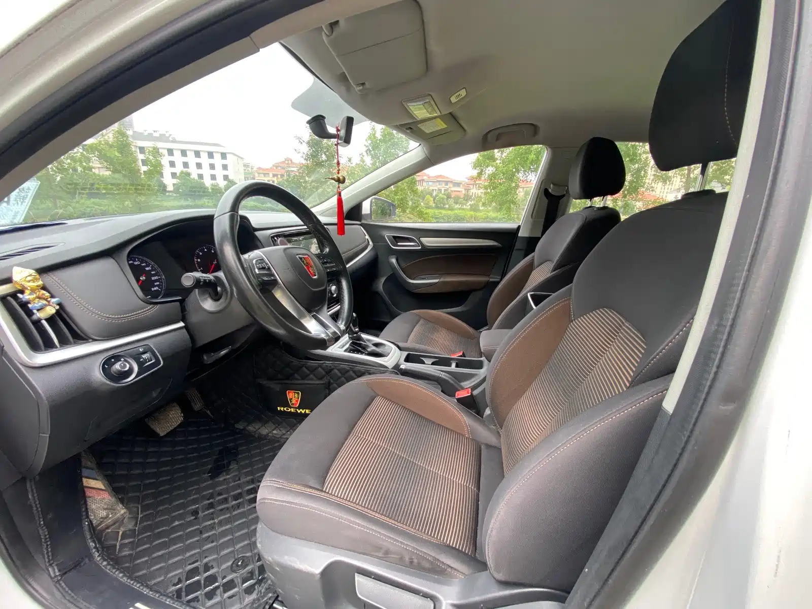 Фото 10 - Roewe i6