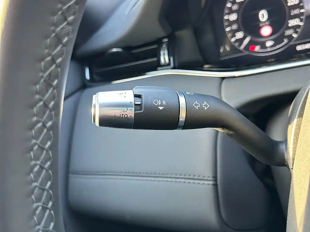 Land Rover Range Rover Evoque 2020 249PS R-DYNAMIC SE Sport Tech Edition фото 23