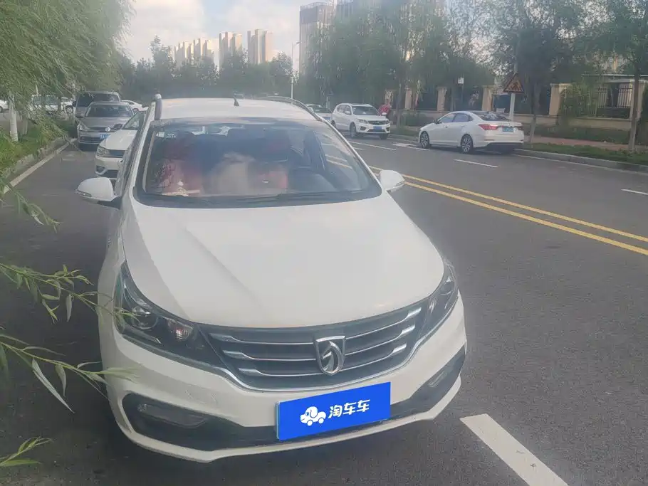 Baojun 310W 2017 2017 1.5L Manual Fashion Edition (China V)