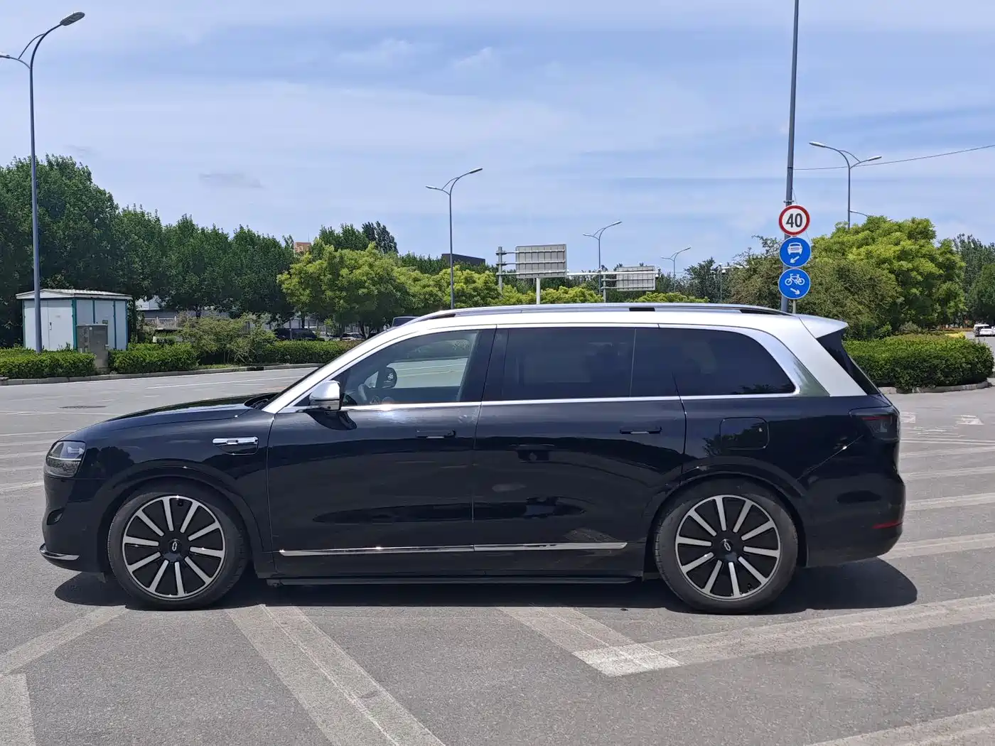 AITO Wenjie AITO M9 2024 Extended Range Ultra 42kWh 6-Seater фото 7