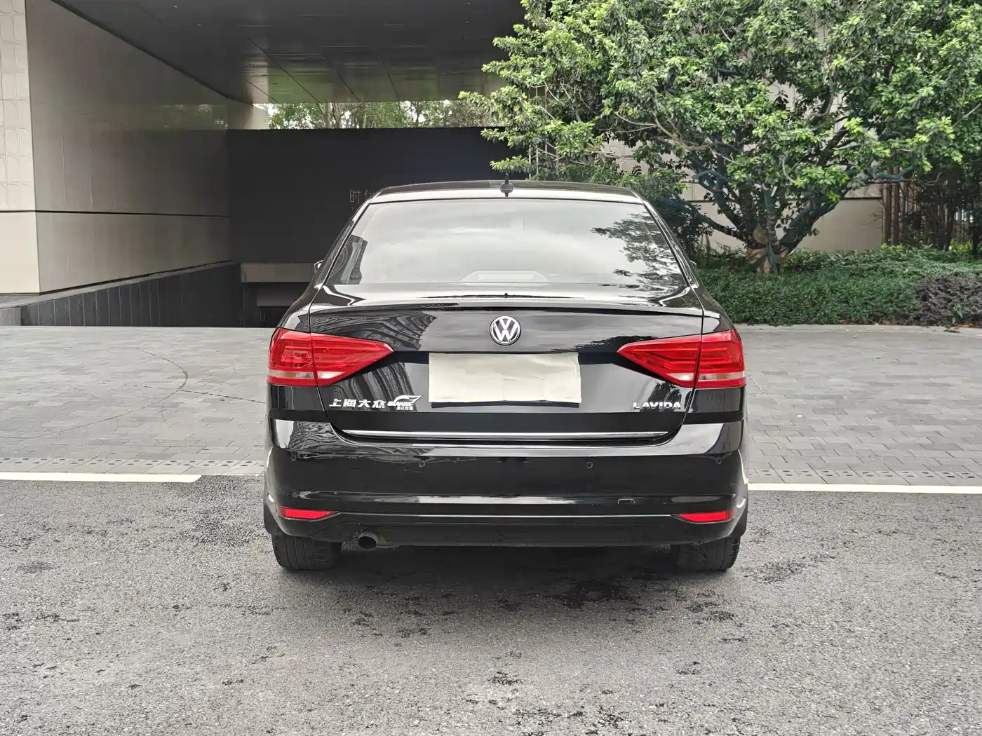 Volkswagen Lavida 2015 1.6L Automatic Comfort Edition фото 3