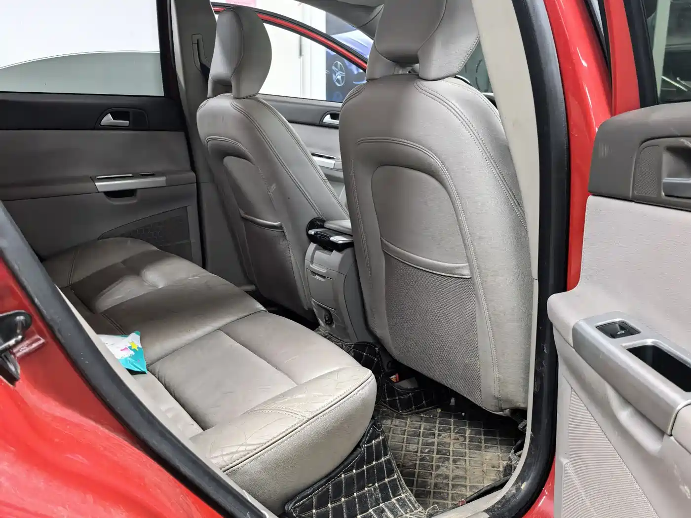 Фото 8 - Volvo S40