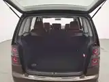 Photo 16 - Volkswagen Touran