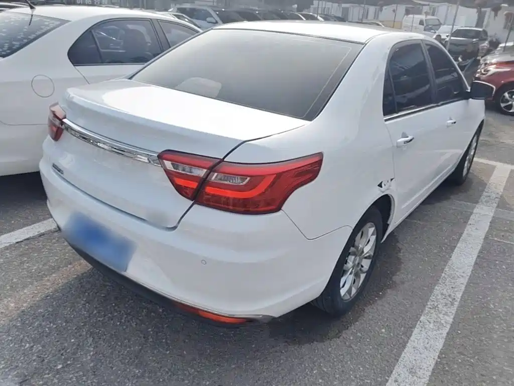 Фото 7 - Geely Vision