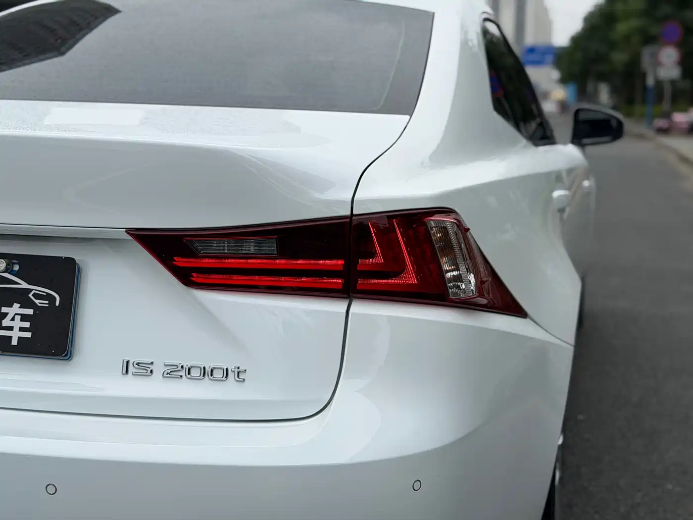 Lexus IS 2015 200t F SPORT фото 11