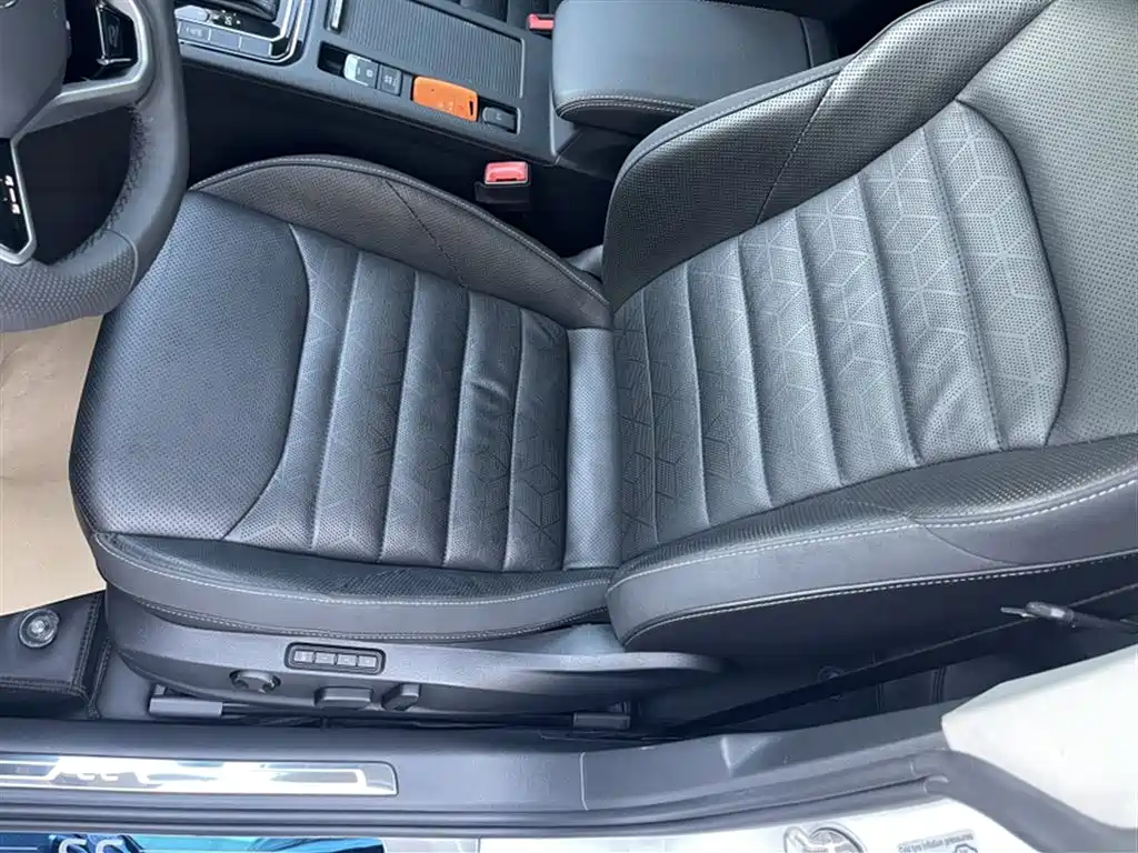 Volkswagen FAW-Volkswagen CC 2021 380TSI Eye-catching Edition фото 23