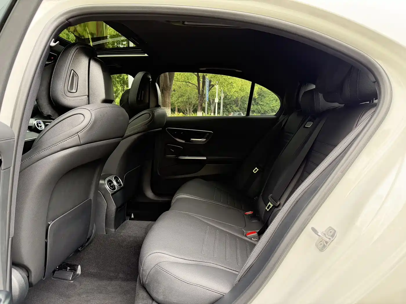 Mercedes-Benz C-Class 2024 C 200 L Sport Edition фото 8