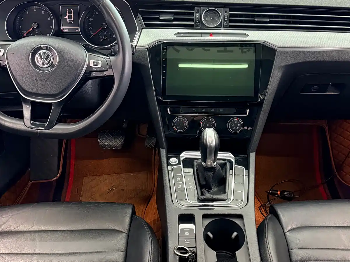 Volkswagen Magotan 2018 330TSI DSG Leading фото 13