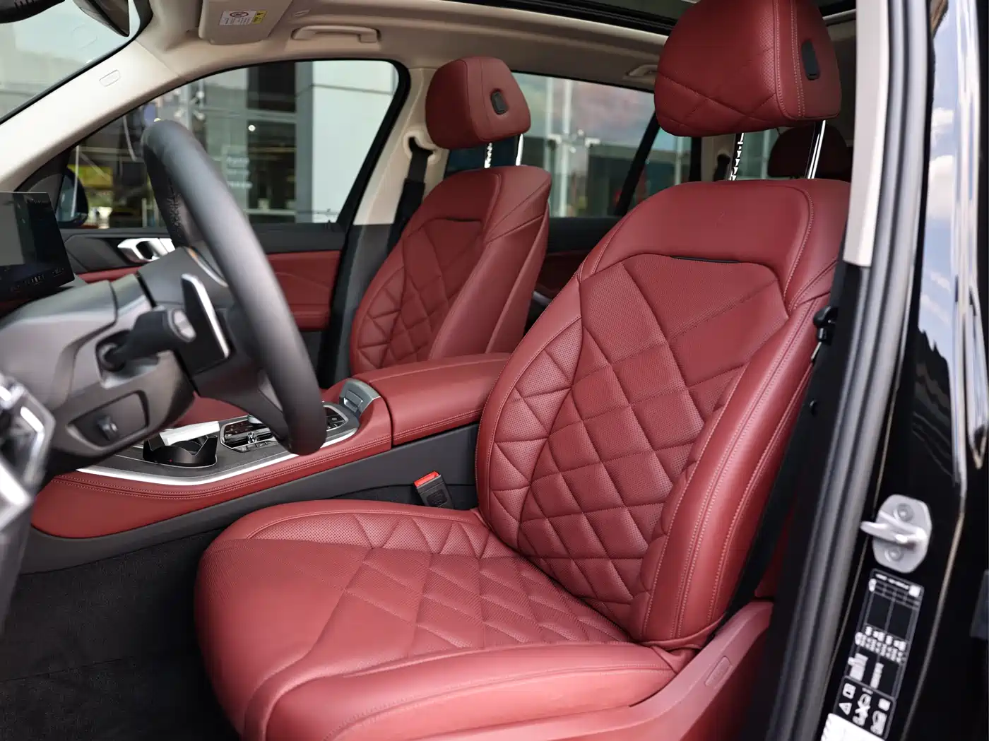 BMW X5 2025 Model xDrive 30Li M Sport Blackout Package фото 13