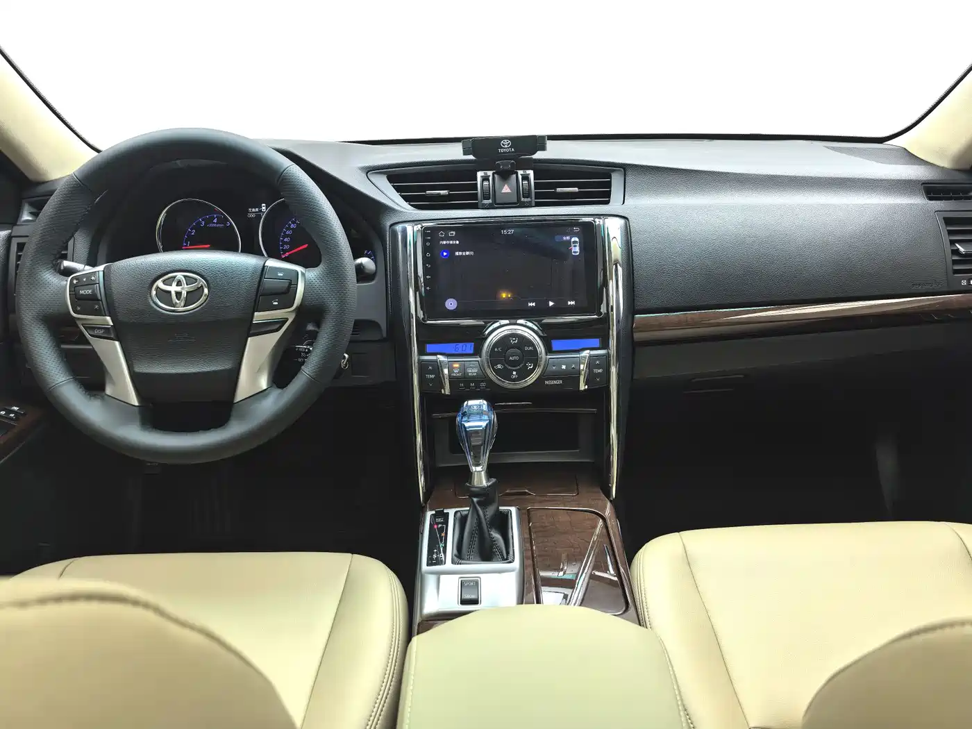 Toyota Reiz 2013 2.5V Premium Edition фото 11