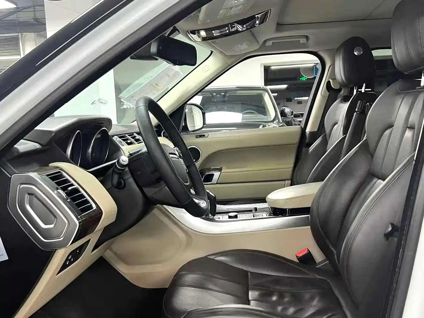 Land Rover Range Rover Sport 2014 3.0 SC V6 HSE фото 6