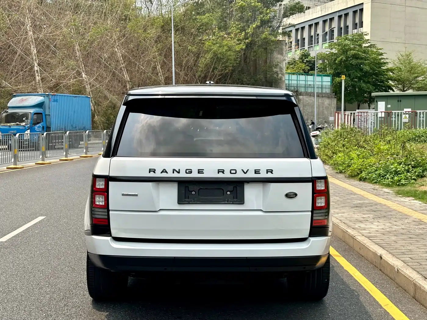 Land Rover Range Rover 2015 3.0 TDV6 Vogue фото 16
