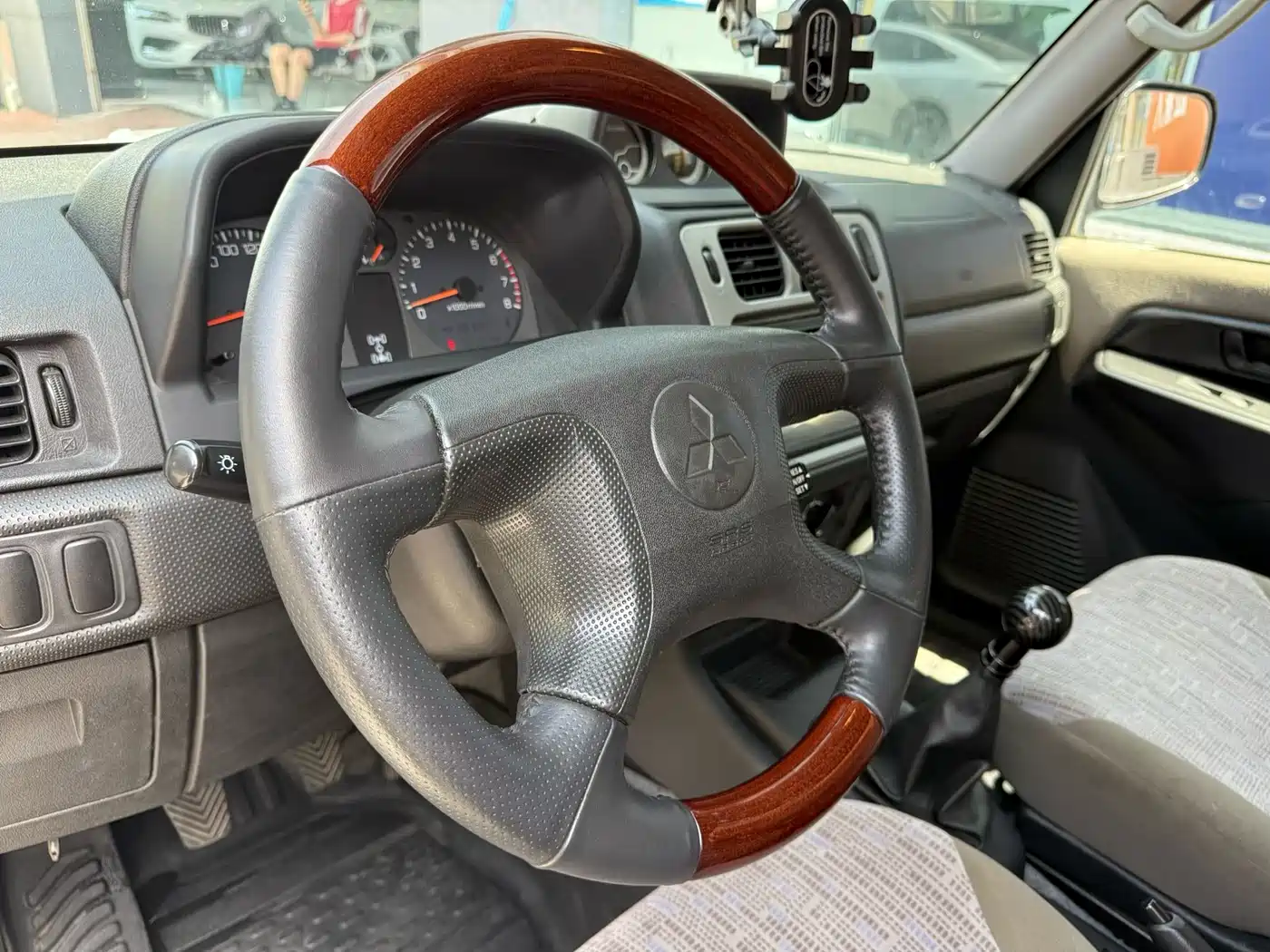 Leopaard Feiteng 2010 Model Fashion Edition 2.0L 4WD Comfort фото 2
