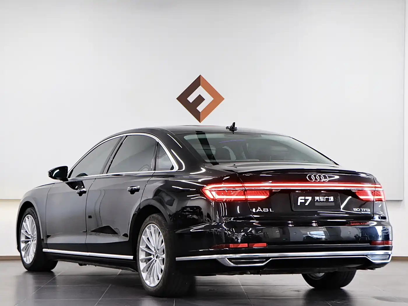 Audi A8 2019 Plus A8L 50 TFSI quattro Comfort фото 4