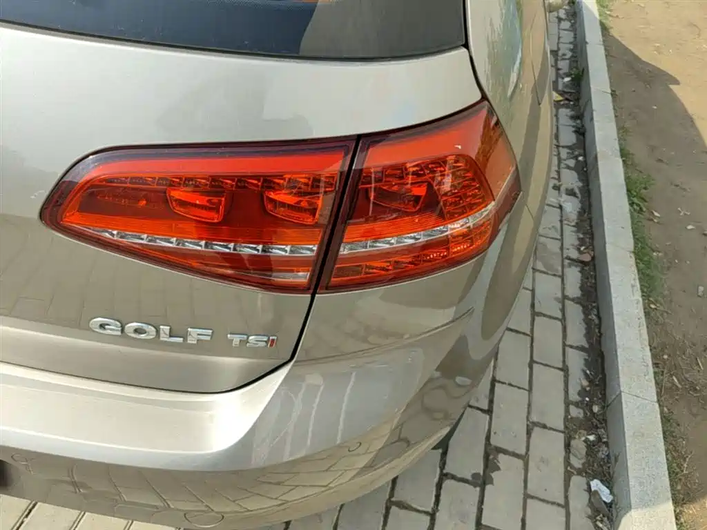 Volkswagen Golf 2016 230TSI Manual Comfort фото 8
