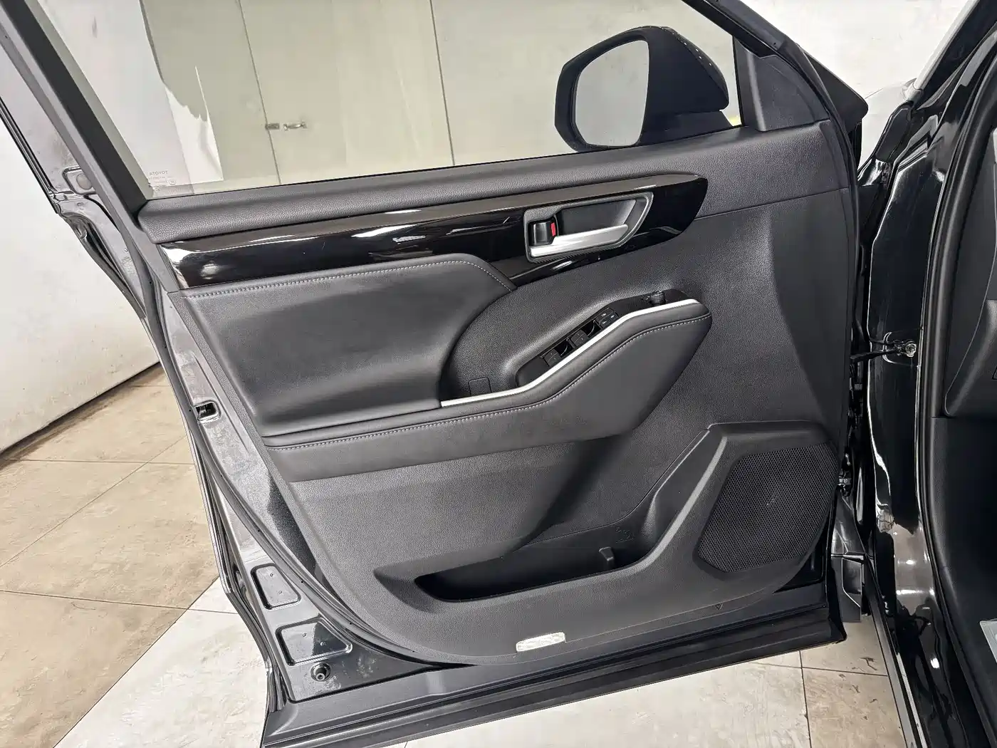 Toyota Highlander 2022 380T 4WD Premium 7-Seater фото 11