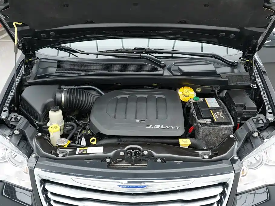 Chrysler Grand Voyager (Import) 2017 2013 3.6L Luxury Edition