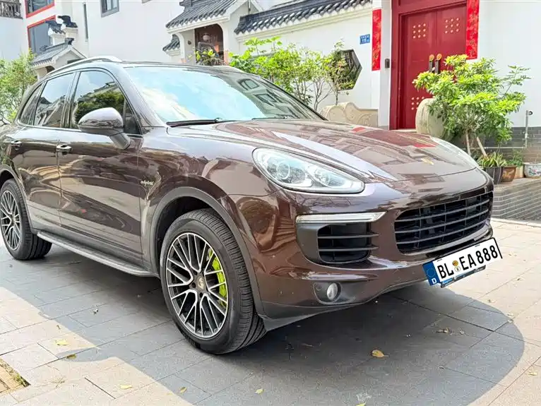 Porsche Cayenne New Energy 2016 Cayenne S E-Hybrid 3.0T фото 3