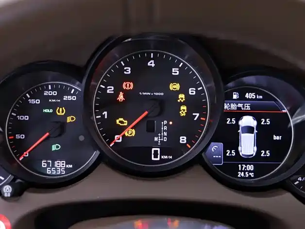 Porsche Cayenne 2014 Cayenne Platinum Edition 3.0T фото 5