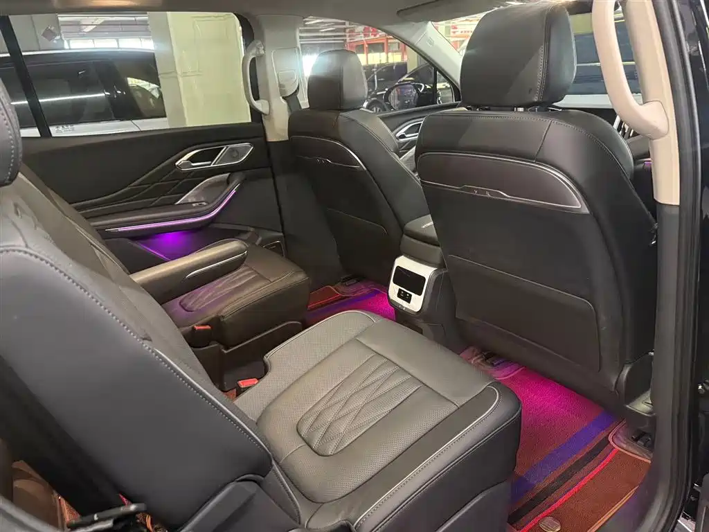 Hongqi HS7 PHEV 2024 2.0T PHEV 4WD Flagship Edition 6-seater фото 7