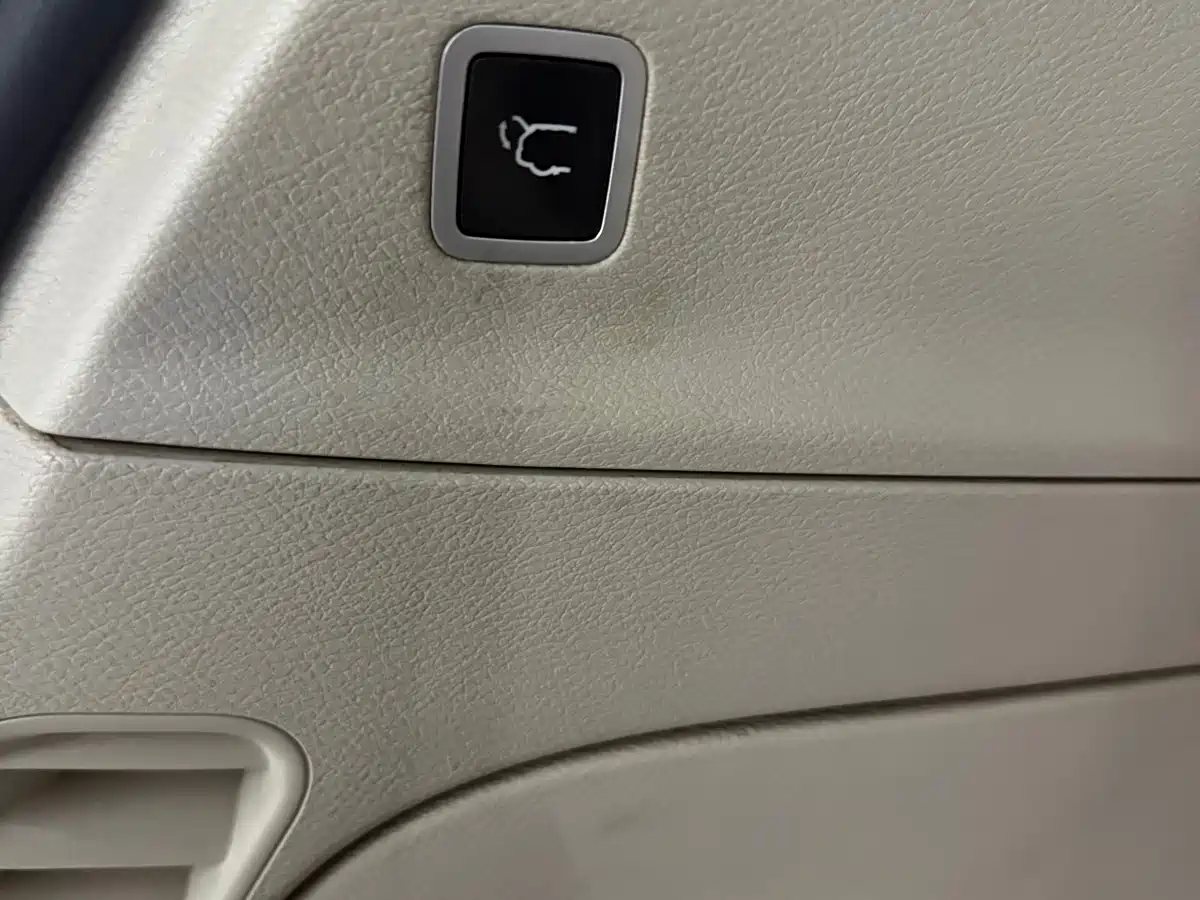Chrysler Grand Voyager (Import) 2018 2017 3.6L Premium Edition