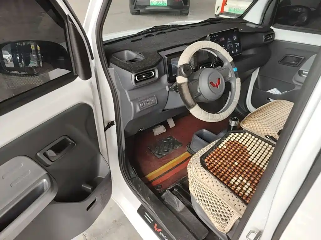 Wuling Motors Wuling Zhiguang NEV 2026 2025 Model 305km Base Version