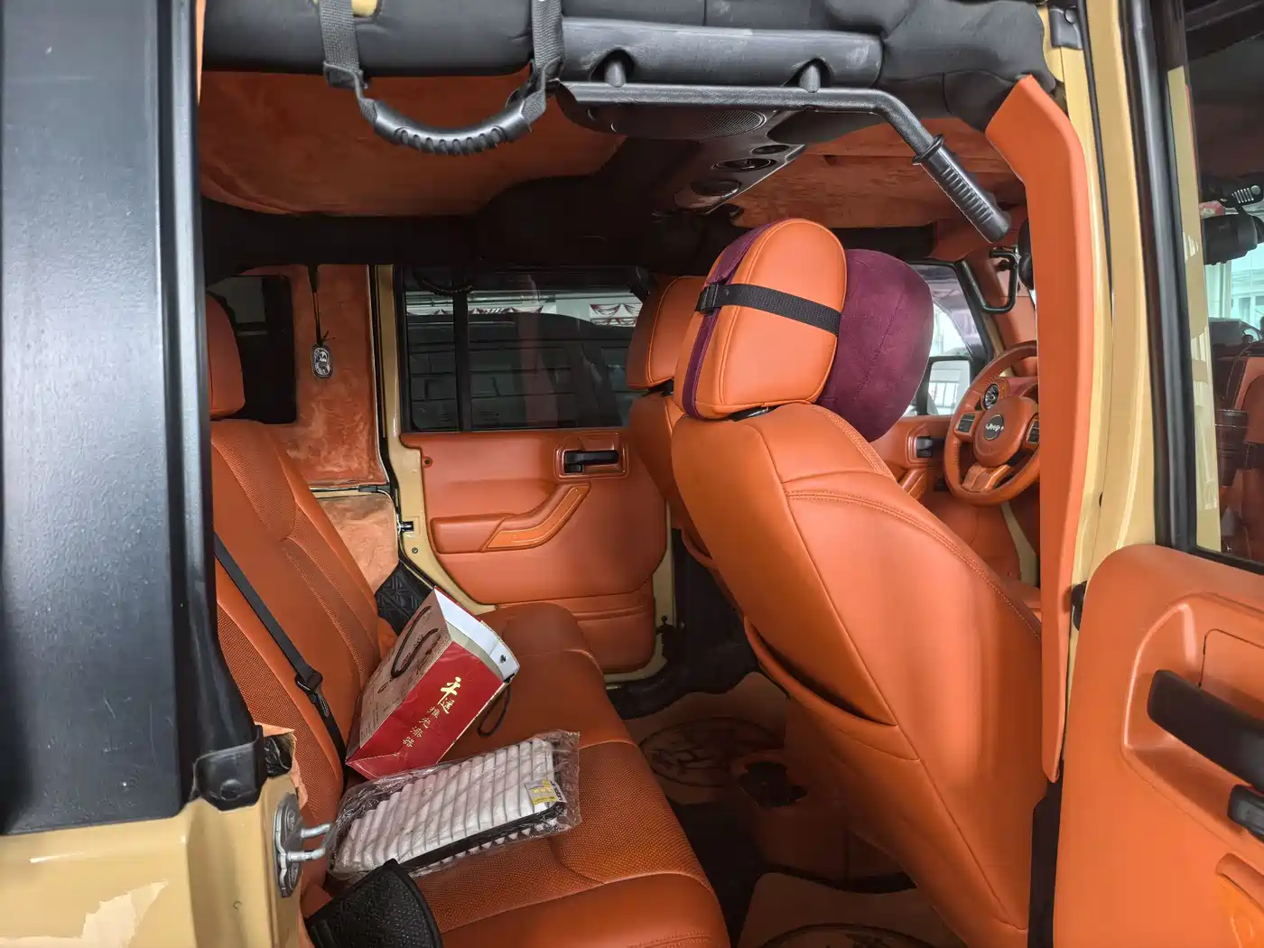 Photo 8 - Jeep Wrangler