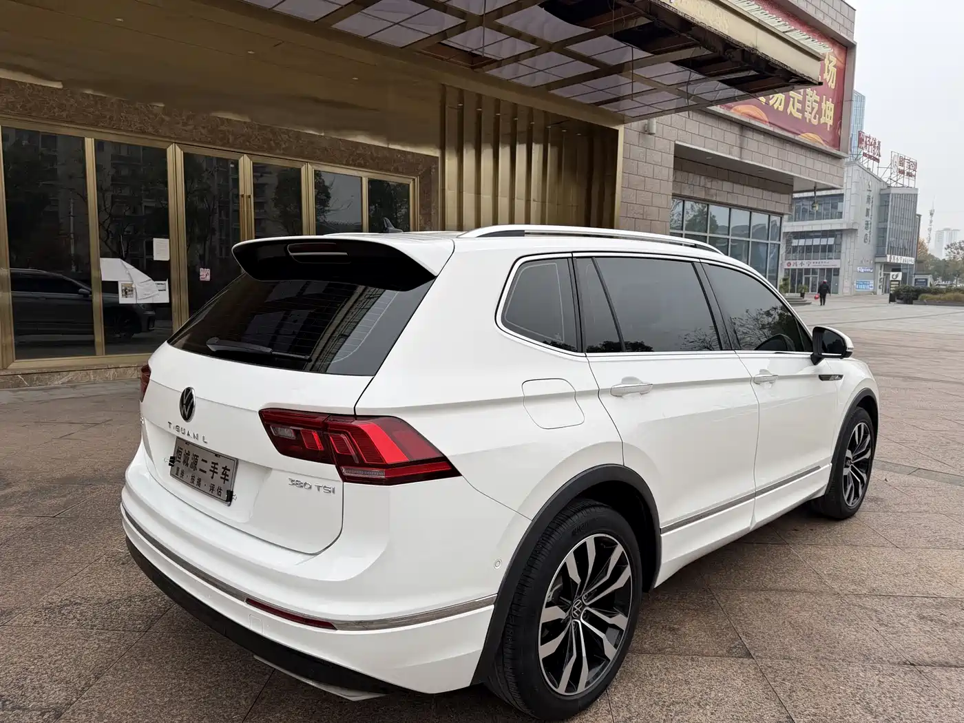 Volkswagen Tiguan L 2021 330TSI Automatic 2WD R-Line Flagship фото 10