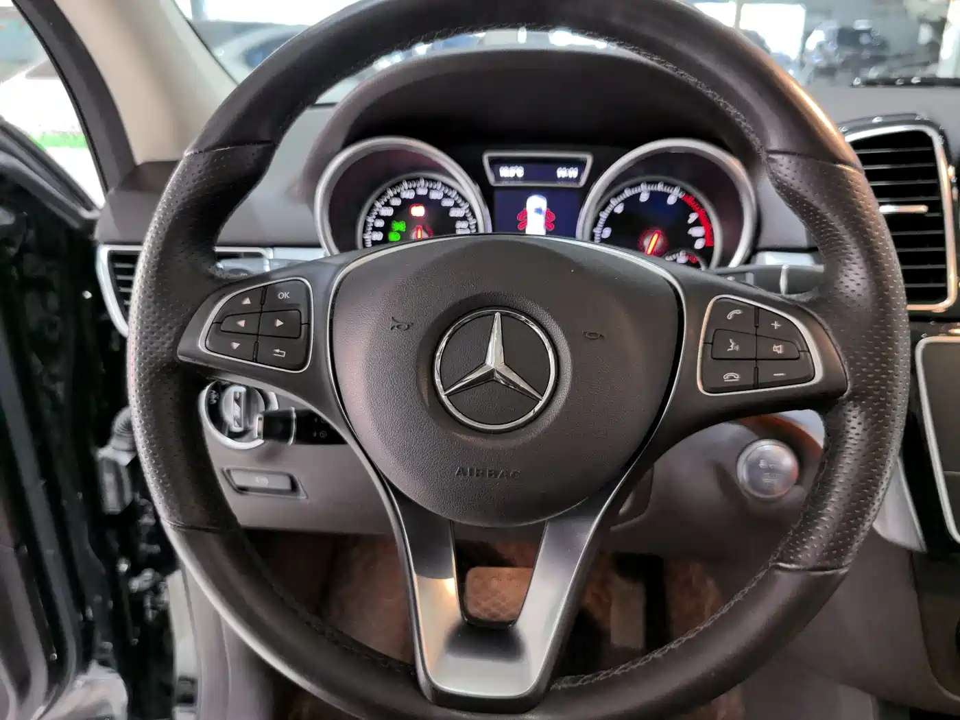 Mercedes-Benz GLE 2017 GLE 400 4MATIC фото 9