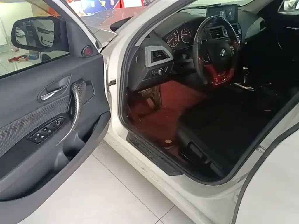 BMW 1 Series (Import) 2013 Facelift 116i Leading Model фото 16