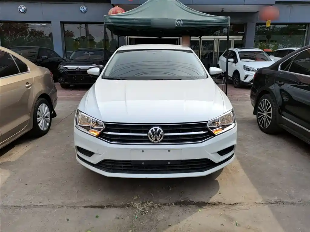 VOLKSWAGEN BORA