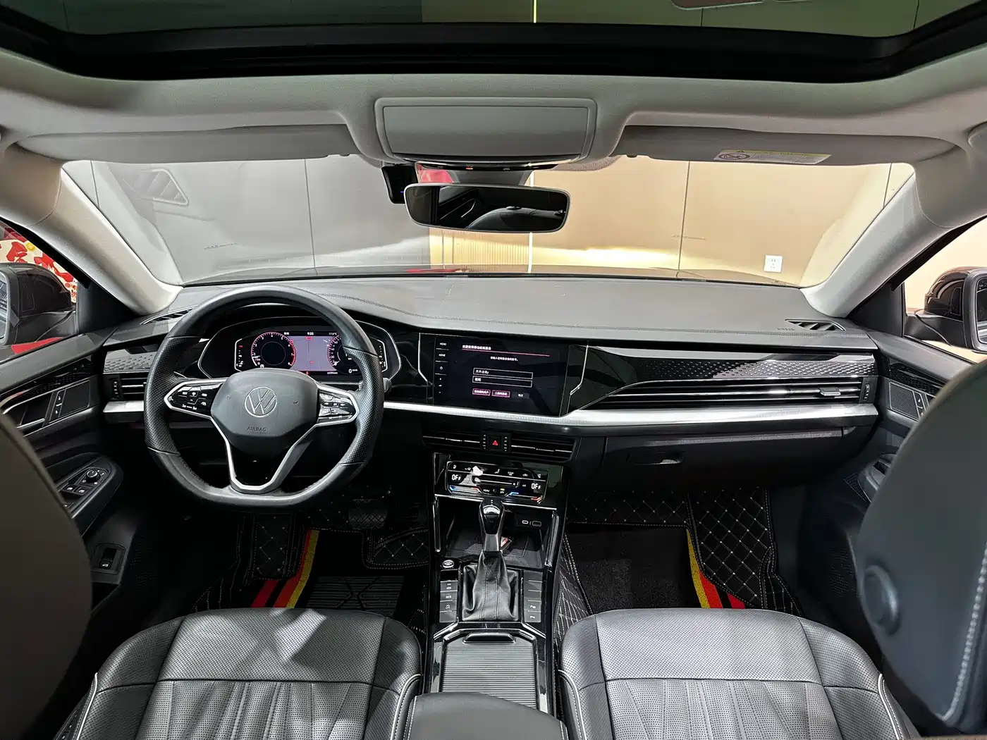 Volkswagen Passat 2022 330TSI Starlight Luxury Edition фото 8