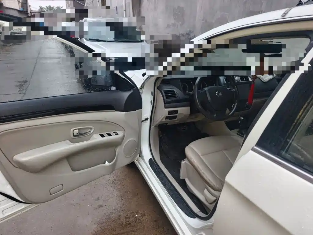 Dongfeng Aeolus Dongfeng Fengshen A60 2017 2016 1.6L Automatic Luxury