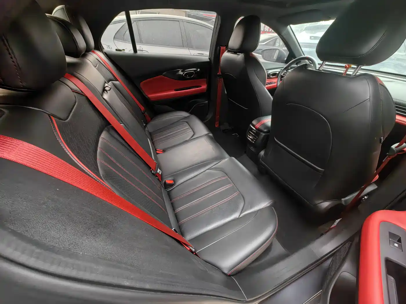 GAC Trumpchi Trumpchi Emkoo 2023 270T DCT J16 Edition фото 18