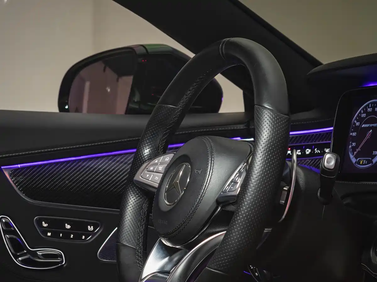 Mercedes-Benz S-Class AMG 2015 AMG S 63 4MATIC Coupe фото 16
