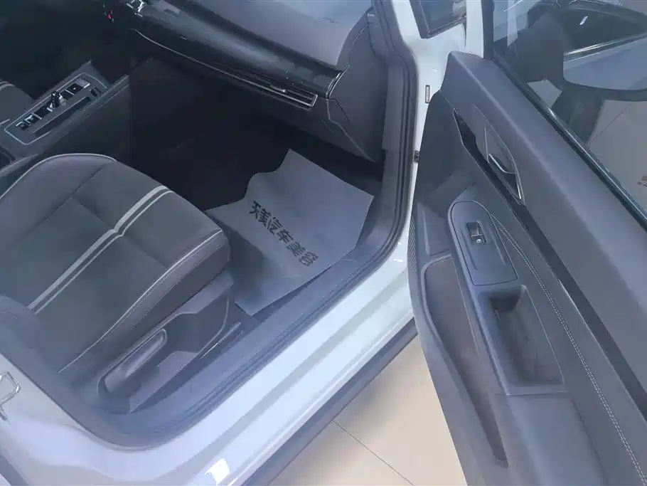 Volkswagen Golf 2021 280TSI DSG R-Line фото 8