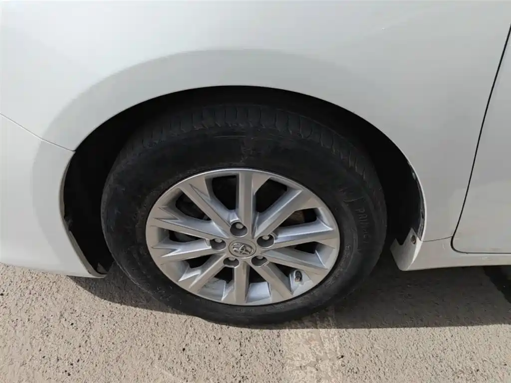 Toyota Camry 2016 2.0G 10th Anniversary Leading Edition фото 23