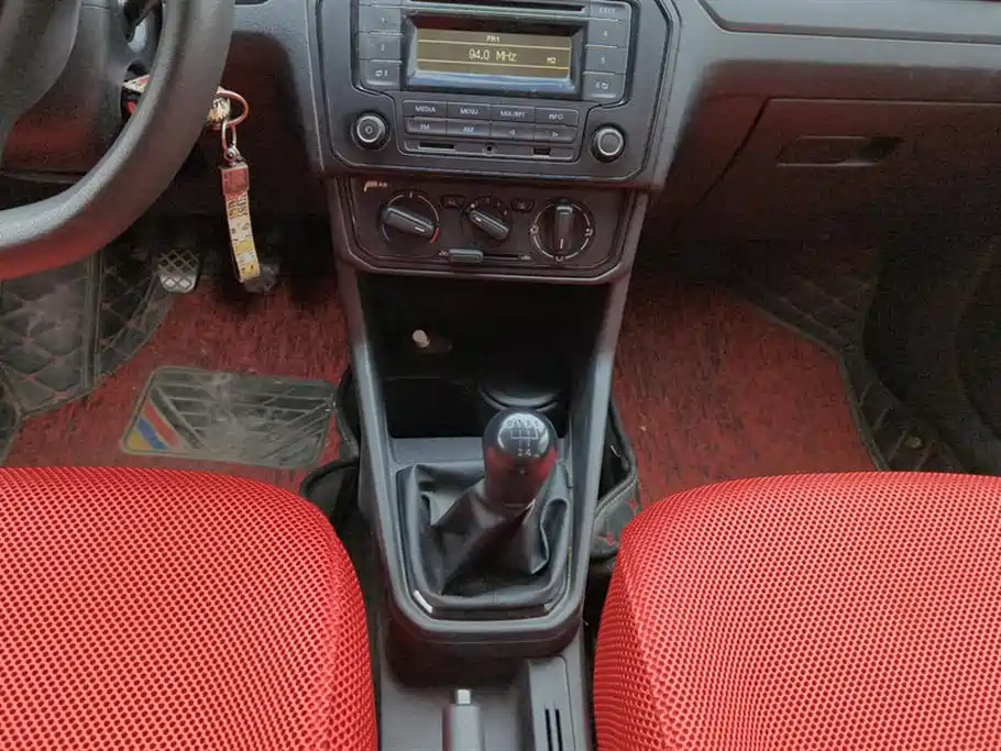 Volkswagen Jetta 2017 1.4L Manual Fashion фото 16