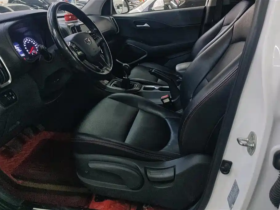 Hyundai Beijing Hyundai ix35 2018 2.0L Manual 2WD Zhiyong·Quality Edition фото 9