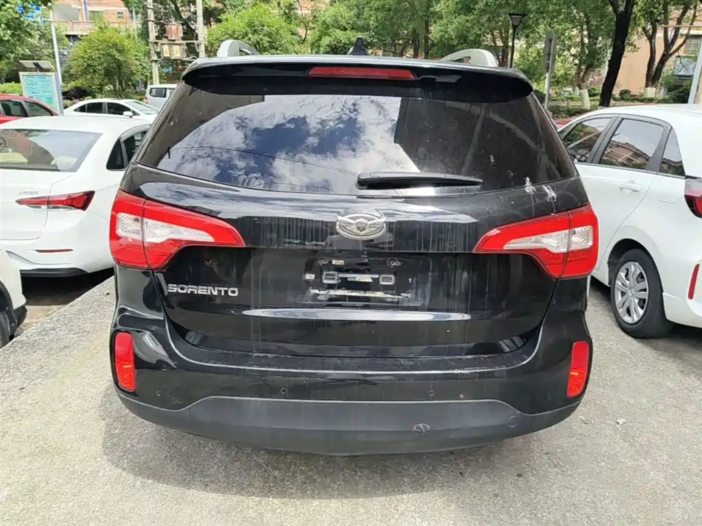 Kia Sorento 2013 2.4L 7-seat Gasoline Luxury Edition фото 6