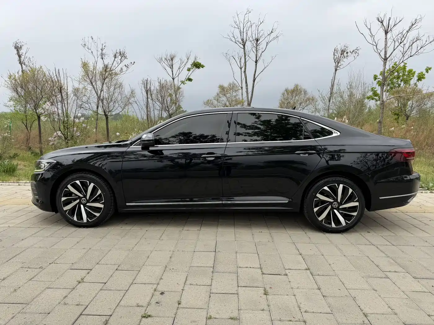 Volkswagen Passat 2023 280TSI Business Edition фото 3